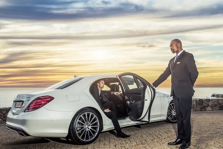 Adding Luxury to Business Meetings: Why Executives Choose Mercedes Rentals in Dubai