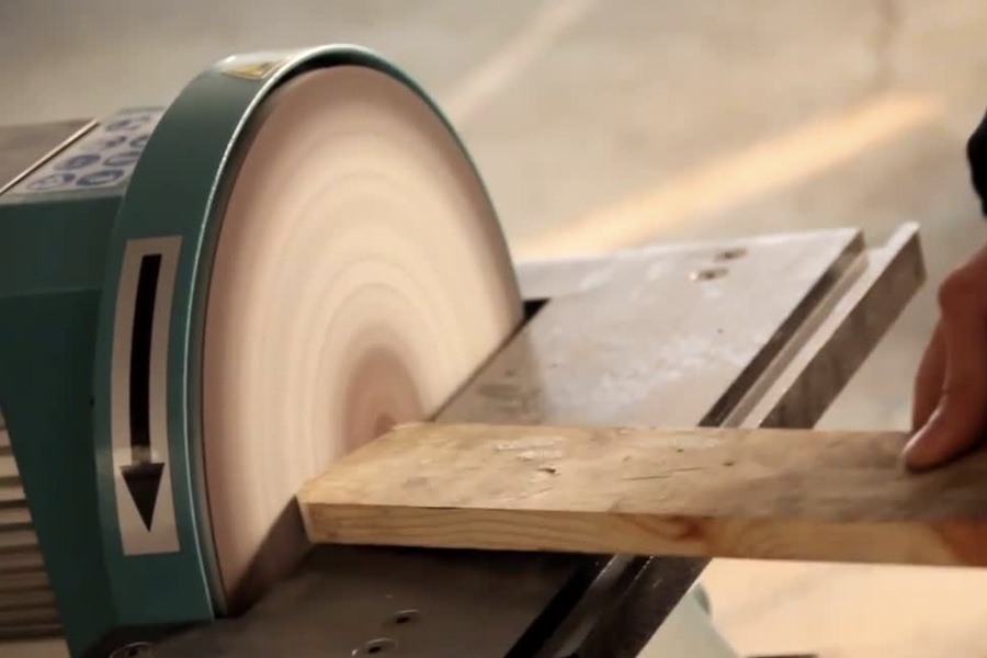 A Comprehensive Guide to Sanding Machines: Types, Uses, and Applications